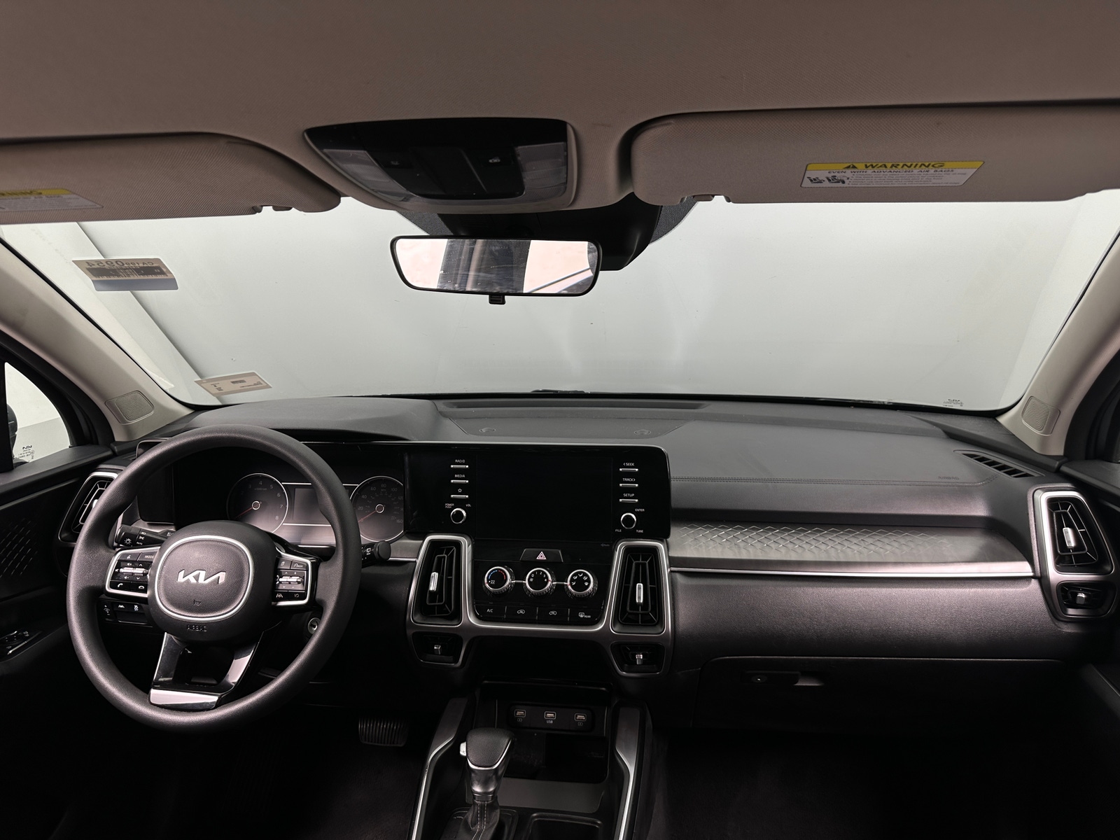 Thumbnail: 2022 Kia Sorento - 3