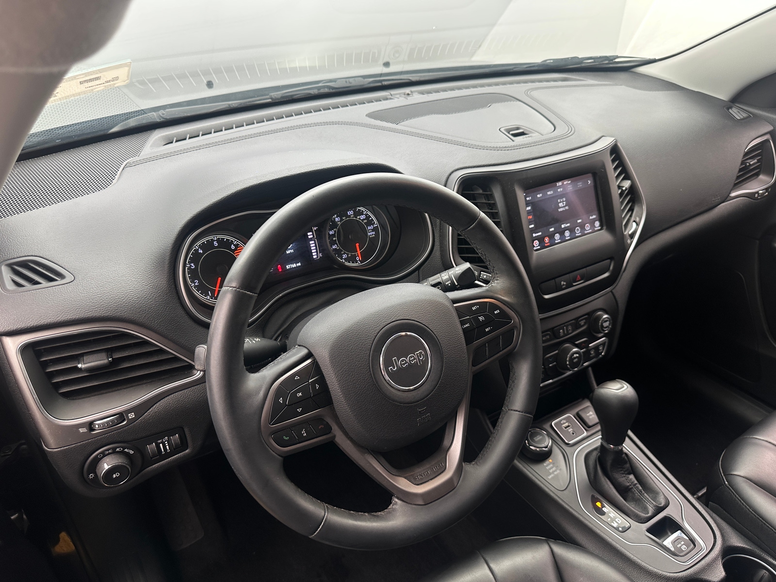 Thumbnail: 2019 Jeep Cherokee - 3