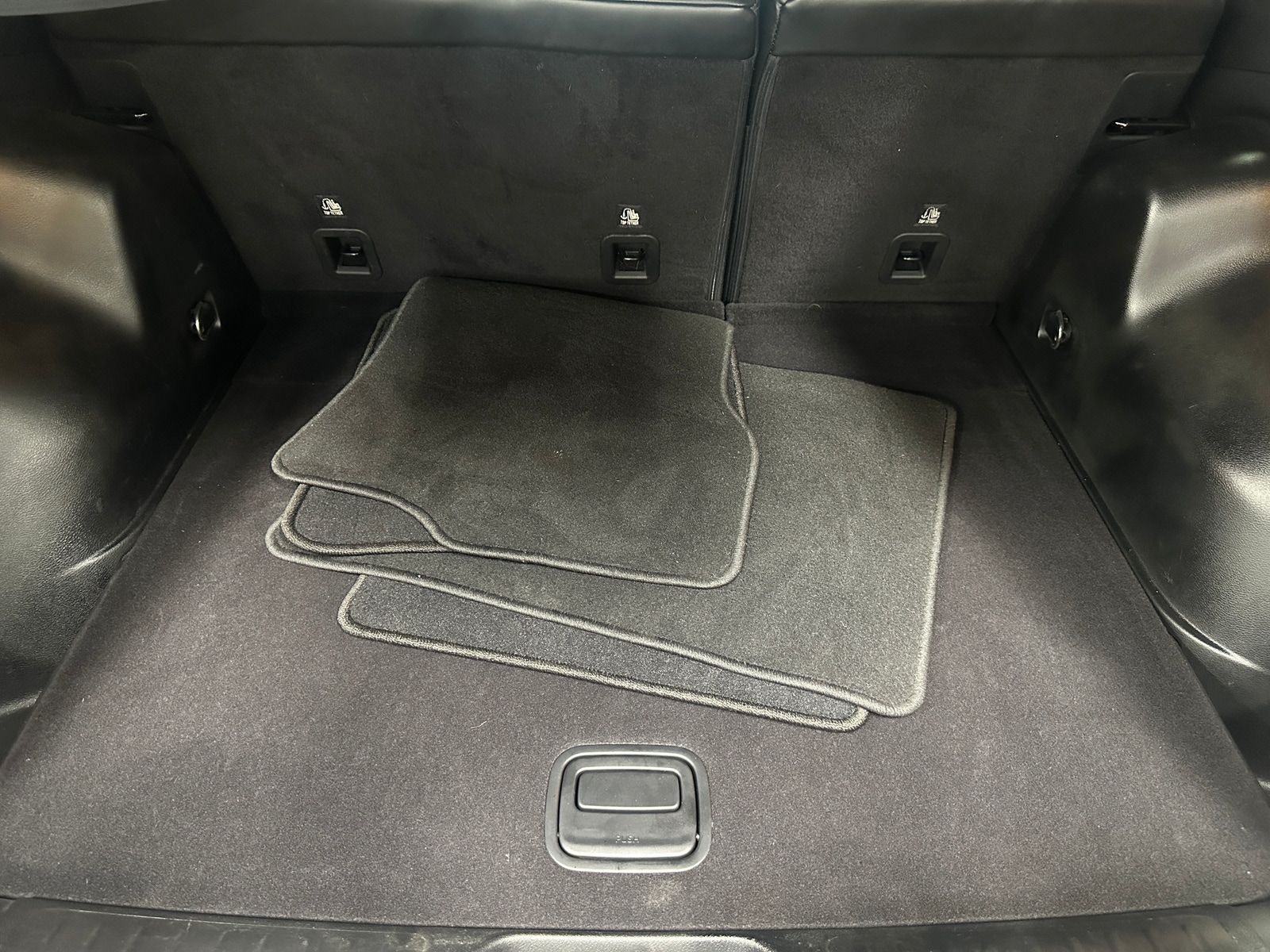 Thumbnail: 2019 Jeep Cherokee - 7