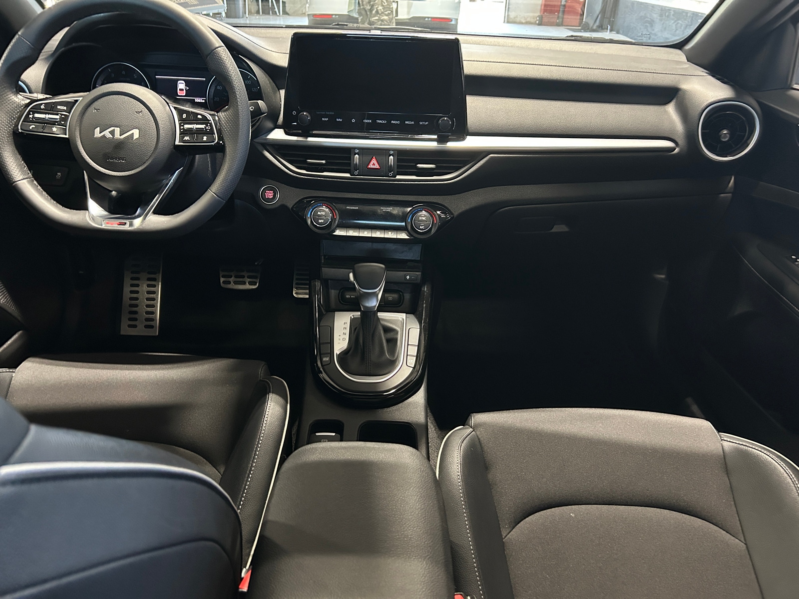 Thumbnail: 2024 Kia Forte - 3