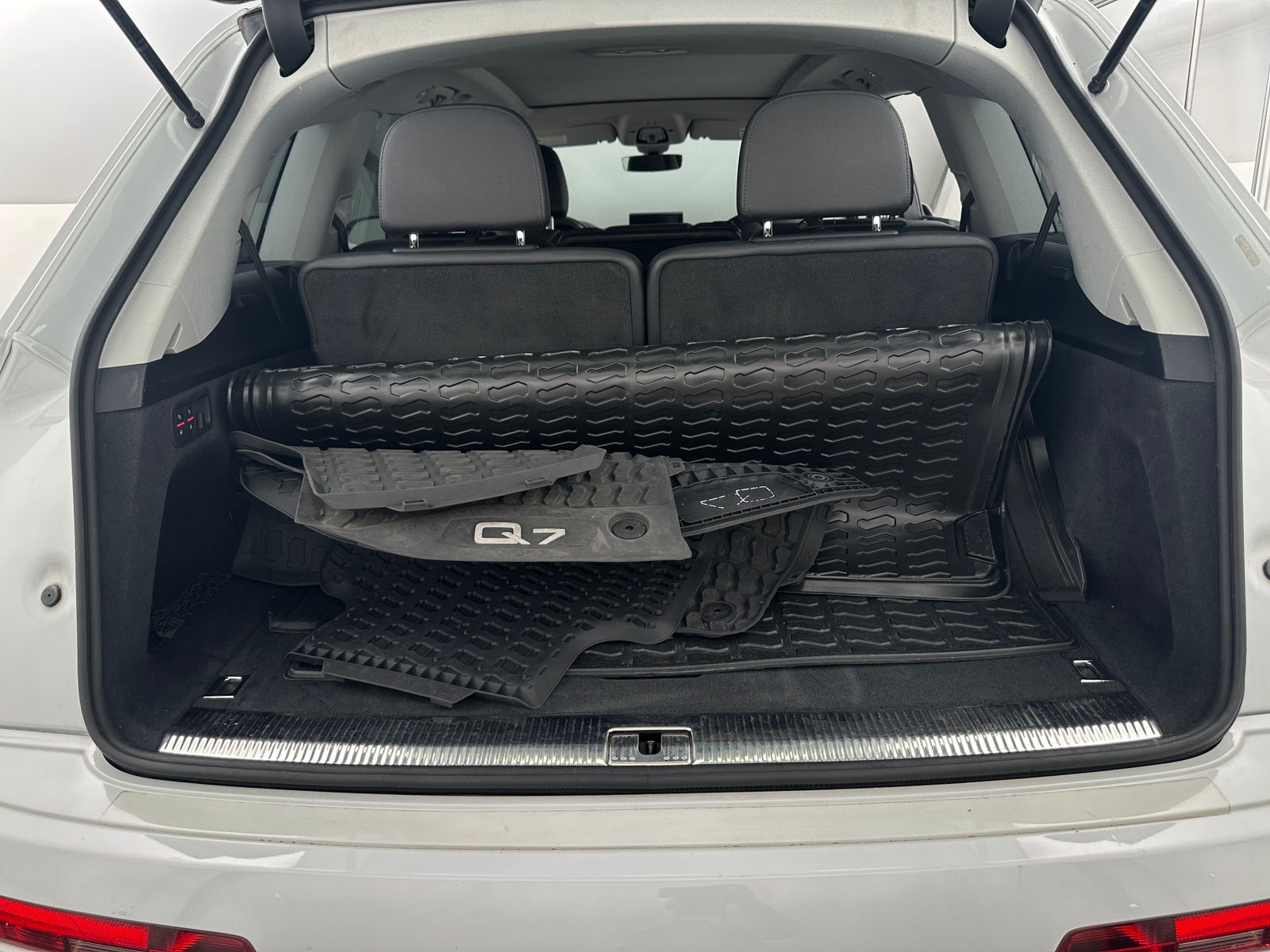 Thumbnail: 2019 Audi Q7 - 6