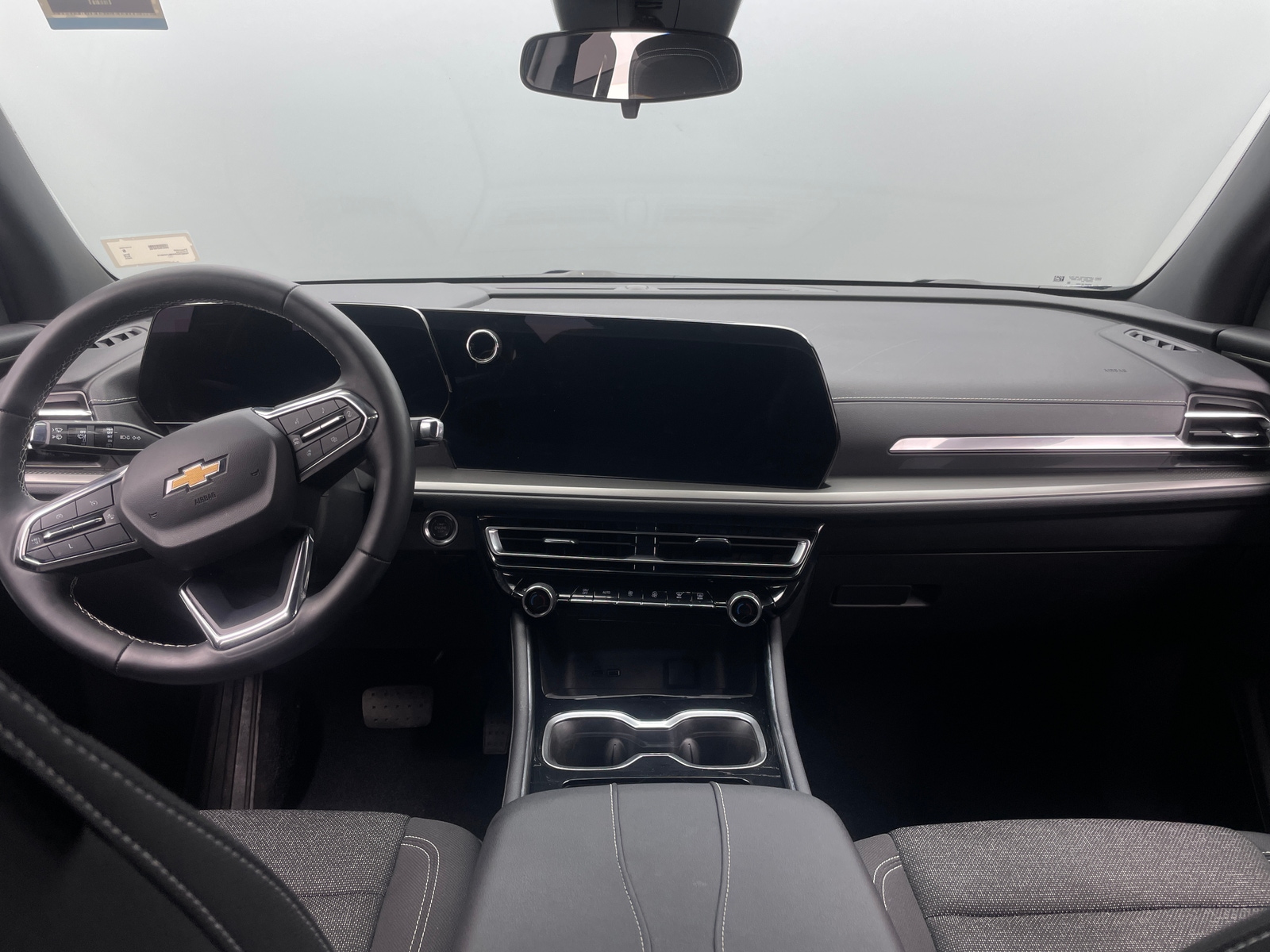 Thumbnail: 2025 Chevrolet Traverse - 3