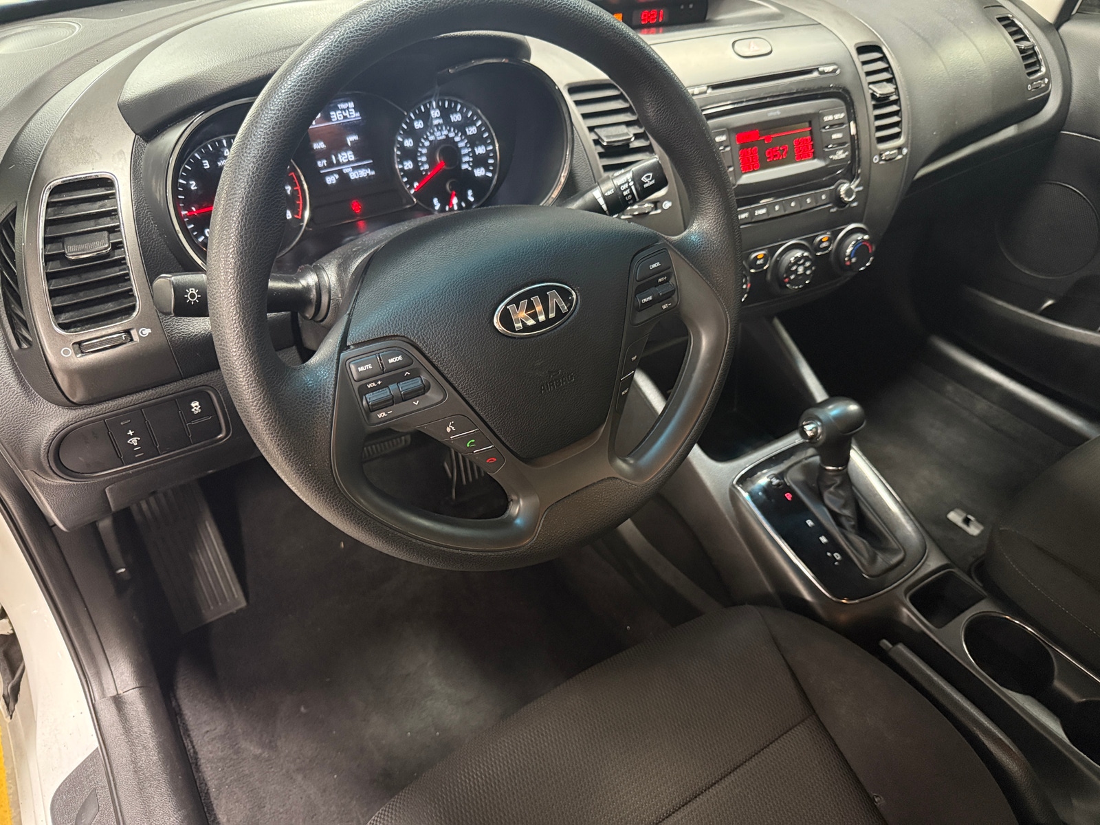 Thumbnail: 2018 Kia Forte - 3