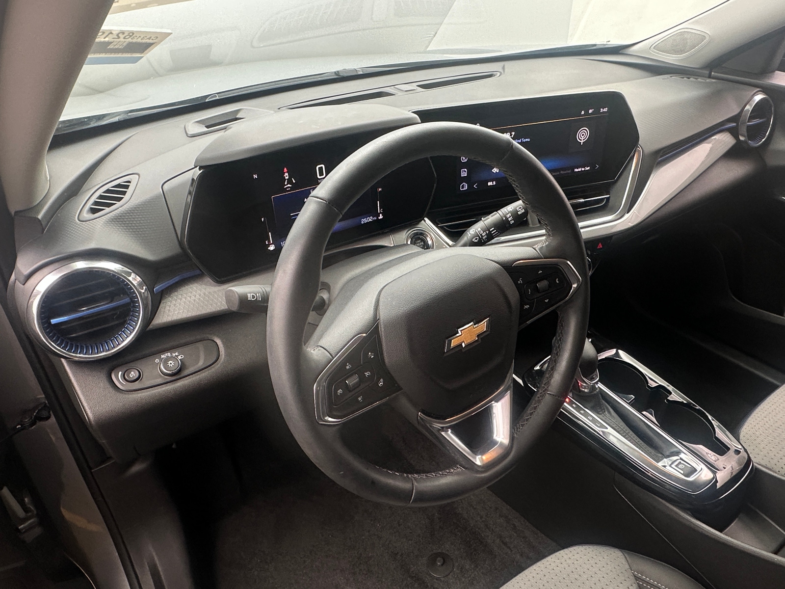 Thumbnail: 2024 Chevrolet Trax - 3