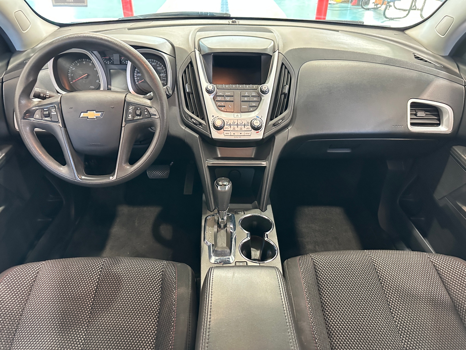 Thumbnail: 2017 Chevrolet Equinox - 3