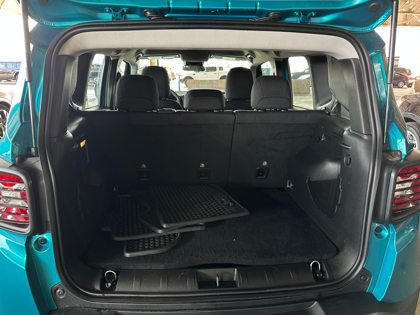 Thumbnail: 2022 Jeep Renegade - 7