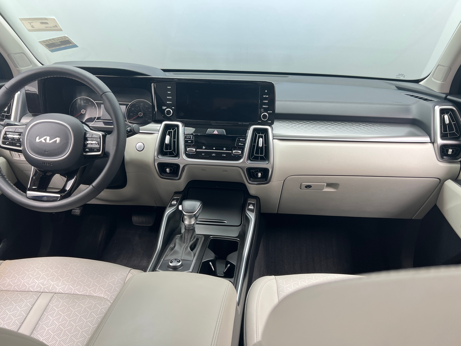 Thumbnail: 2022 Kia Sorento - 2