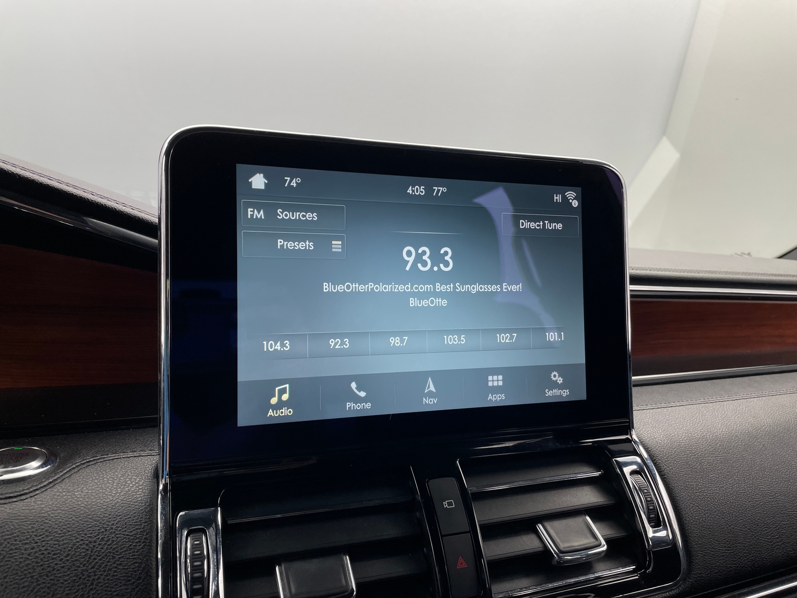 Thumbnail: 2018 Lincoln Navigator - 3