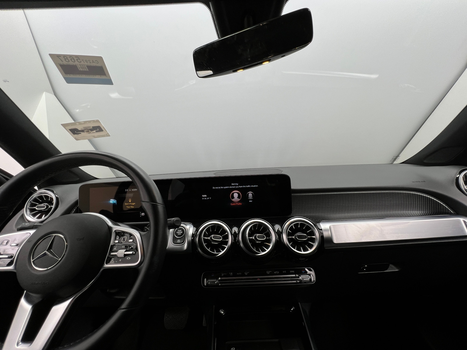 Thumbnail: 2022 Mercedes-Benz GLB - 2