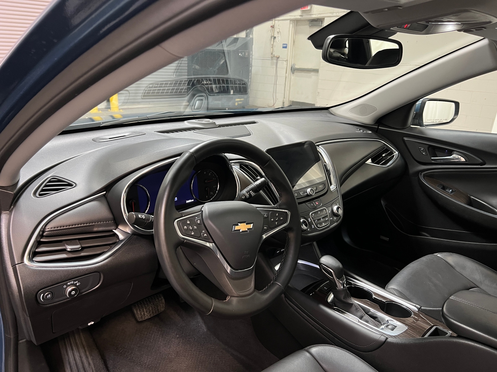 Thumbnail: 2024 Chevrolet Malibu - 3