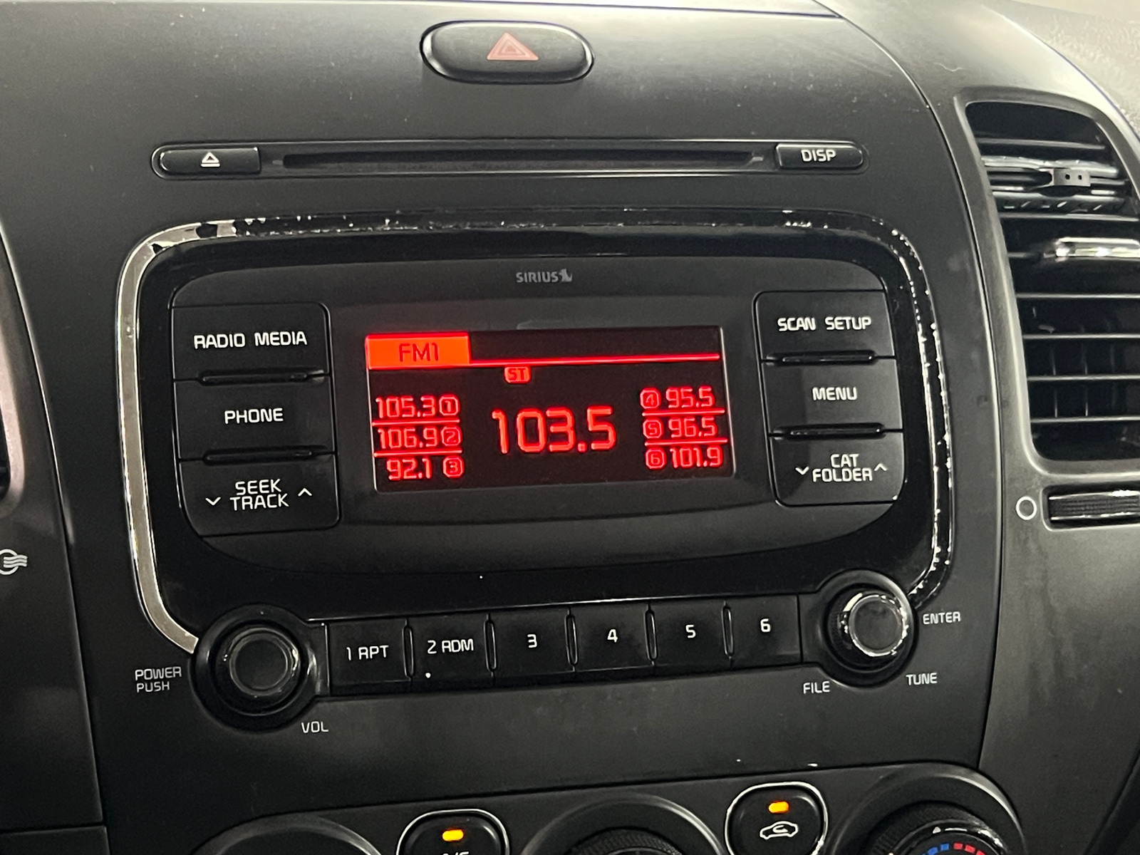 Thumbnail: 2018 Kia Forte - 4