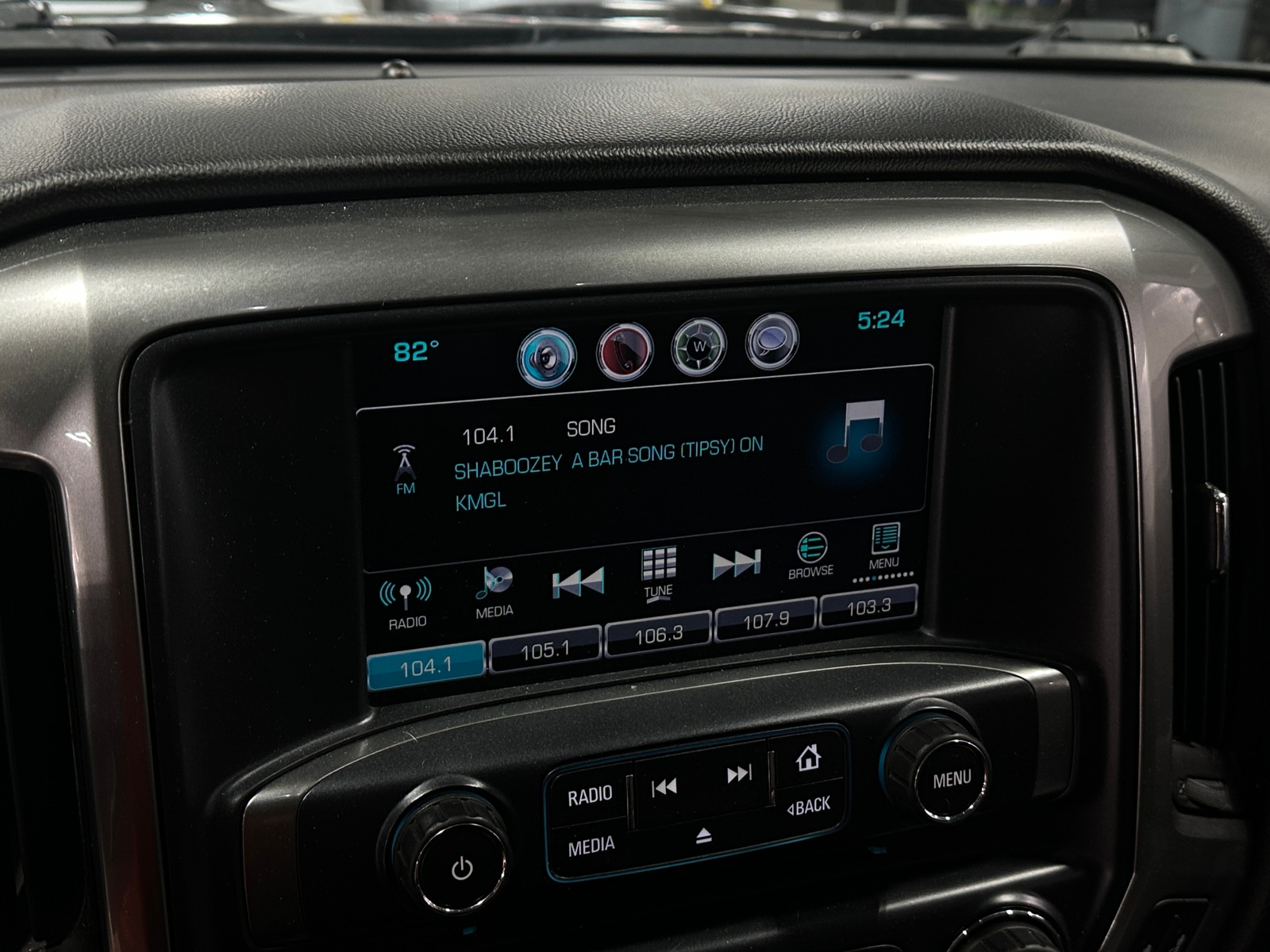 Thumbnail: 2016 Chevrolet Silverado 1500 - 4