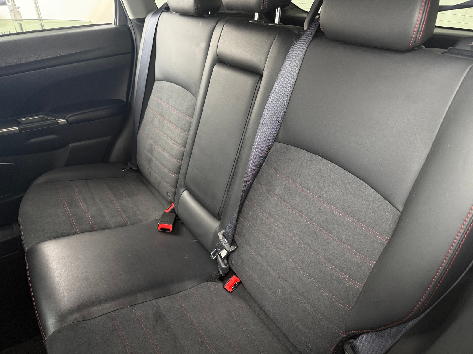 Thumbnail: 2023 Mitsubishi Outlander Sport - 5