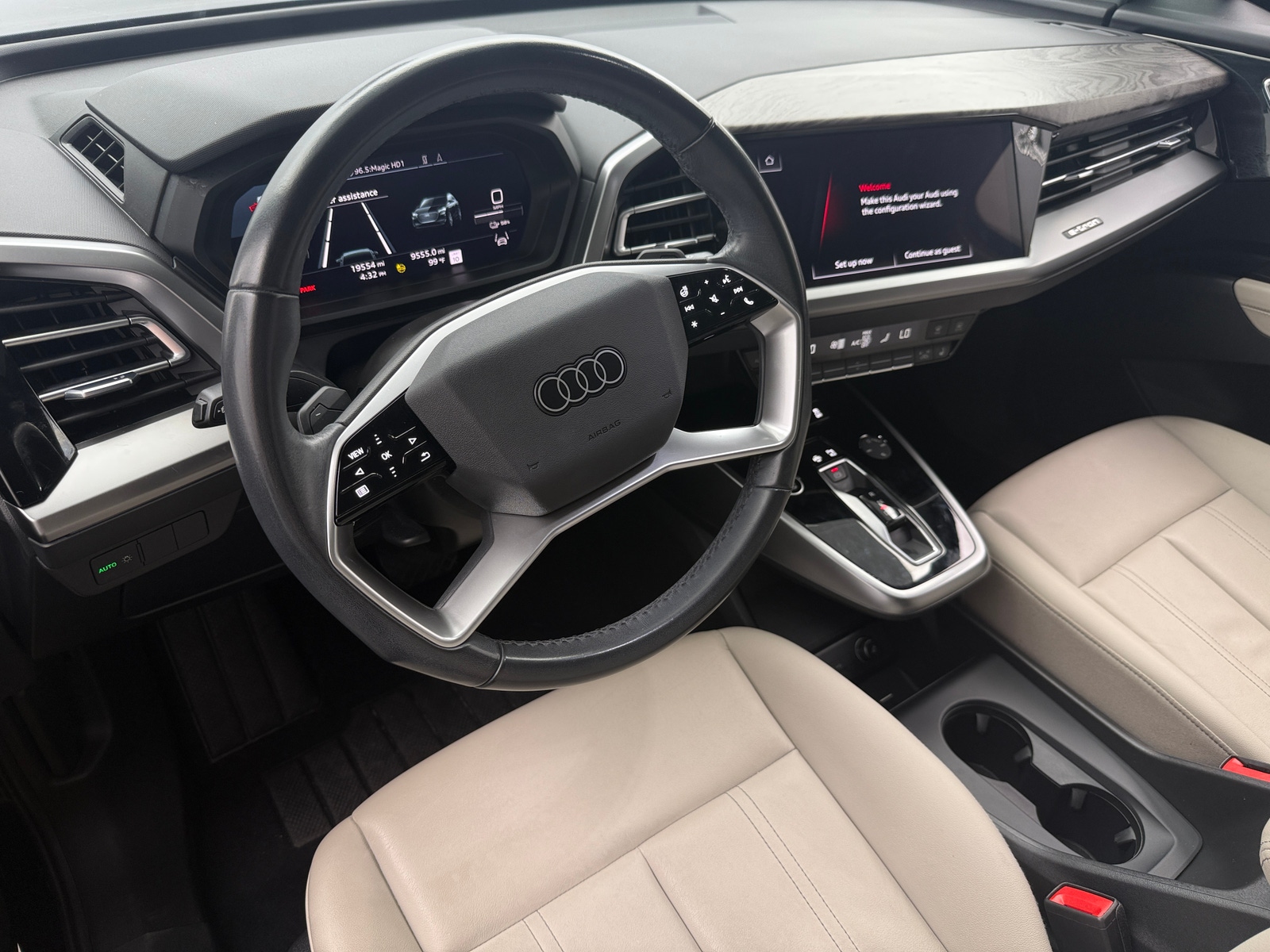 Thumbnail: 2023 Audi Q4 e-tron - 2