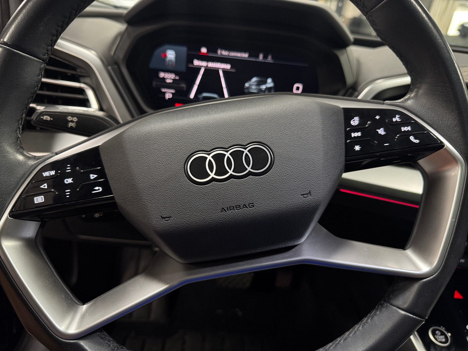 Thumbnail: 2023 Audi Q4 e-tron - 4