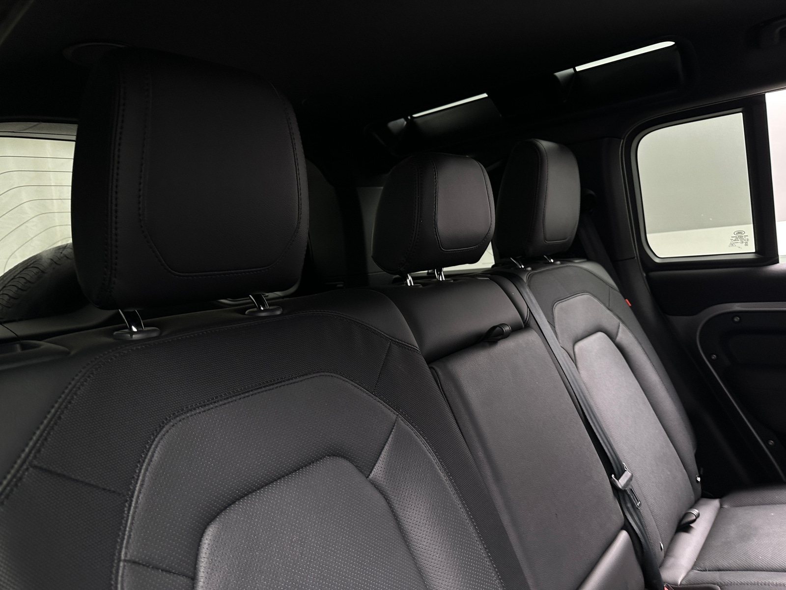 Thumbnail: 2023 Land Rover Defender - 5