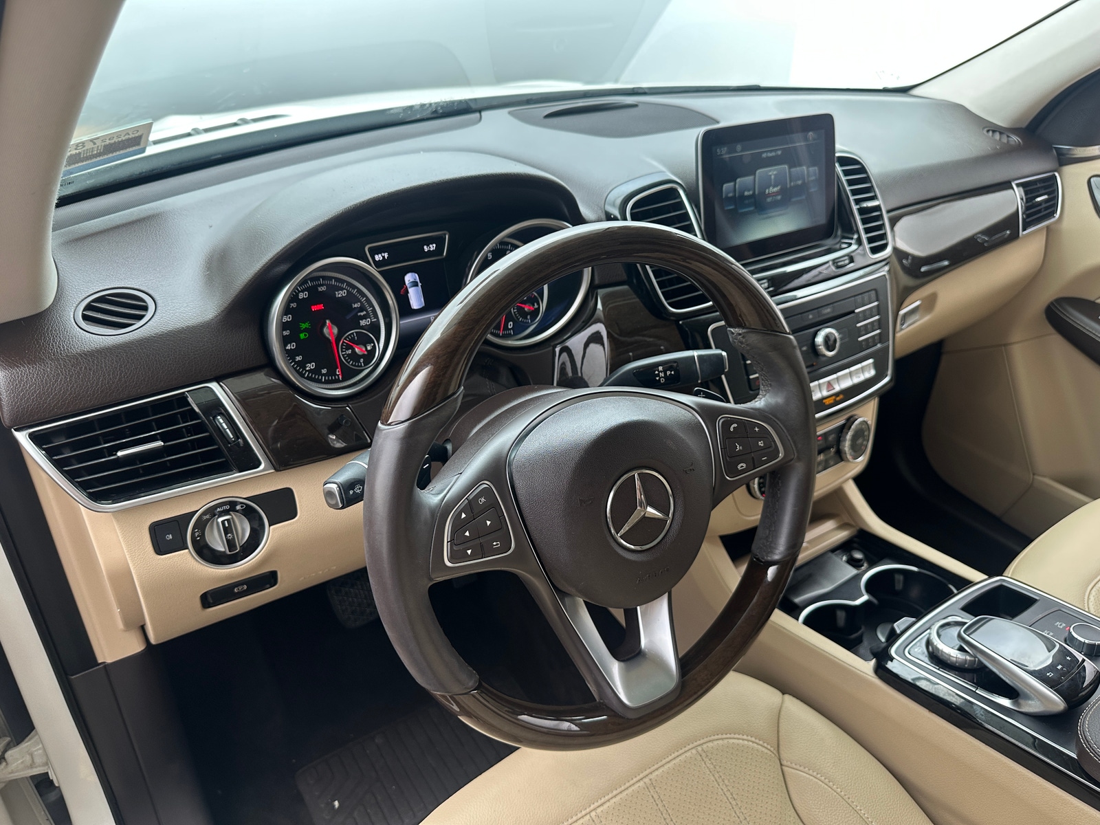 Thumbnail: 2017 Mercedes-Benz GLE - 2