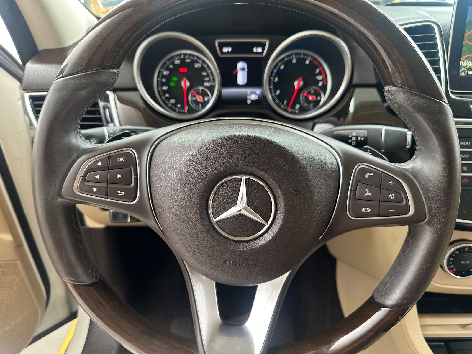 Thumbnail: 2017 Mercedes-Benz GLE - 4