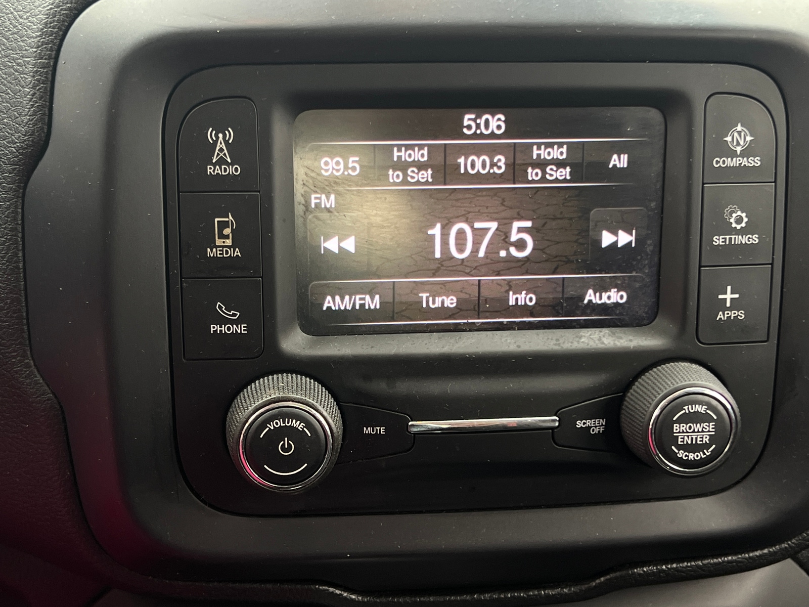 Thumbnail: 2019 Jeep Renegade - 4