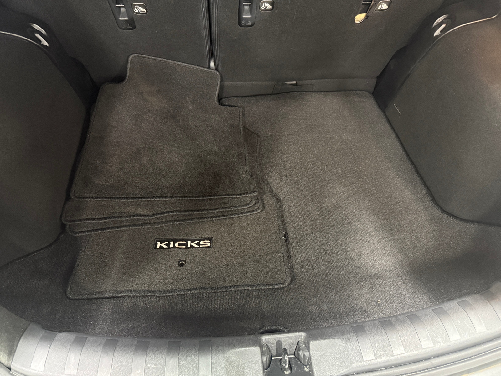 Thumbnail: 2019 Nissan Kicks - 7