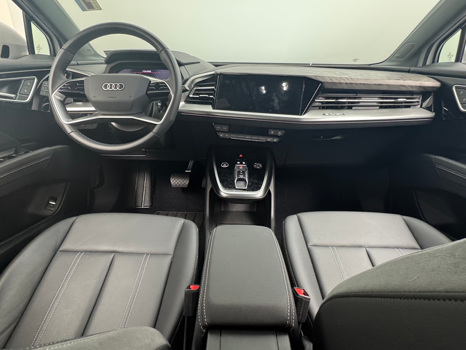 Thumbnail: 2023 Audi Q4 e-tron - 2