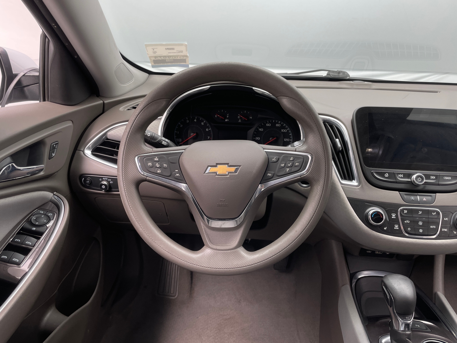 Thumbnail: 2021 Chevrolet Malibu - 5
