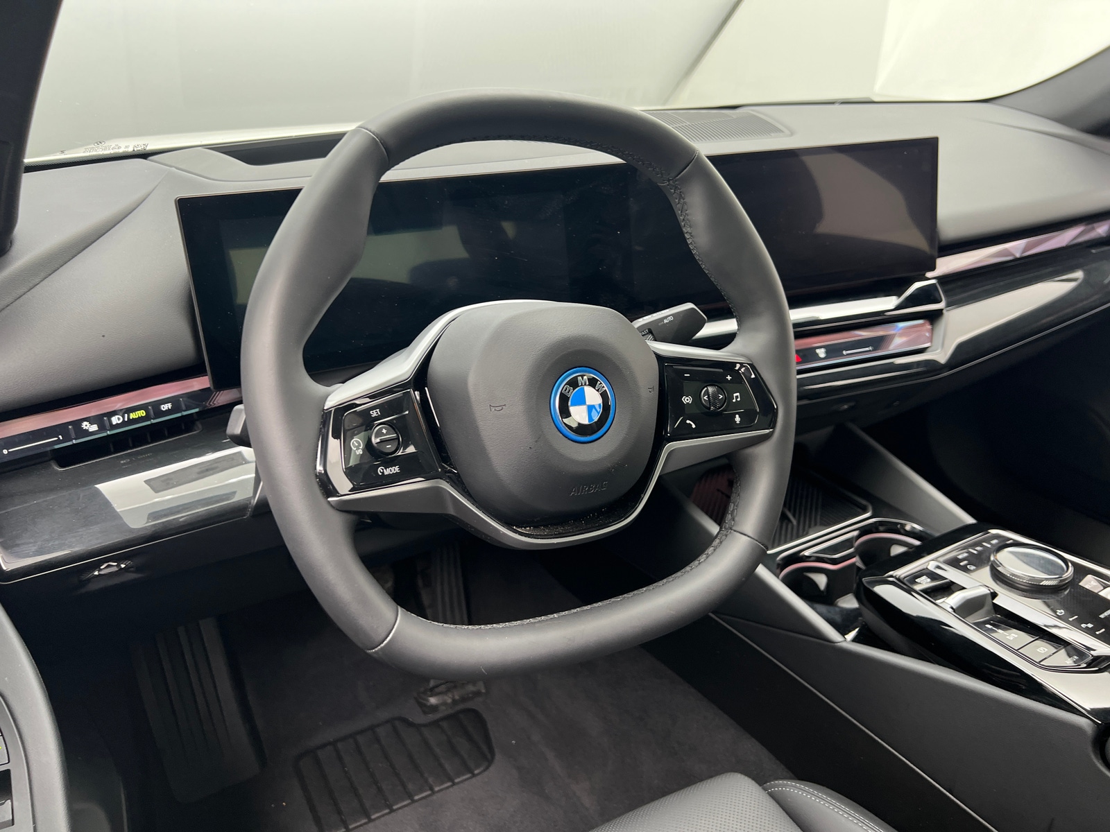 Thumbnail: 2024 BMW i5 - 4