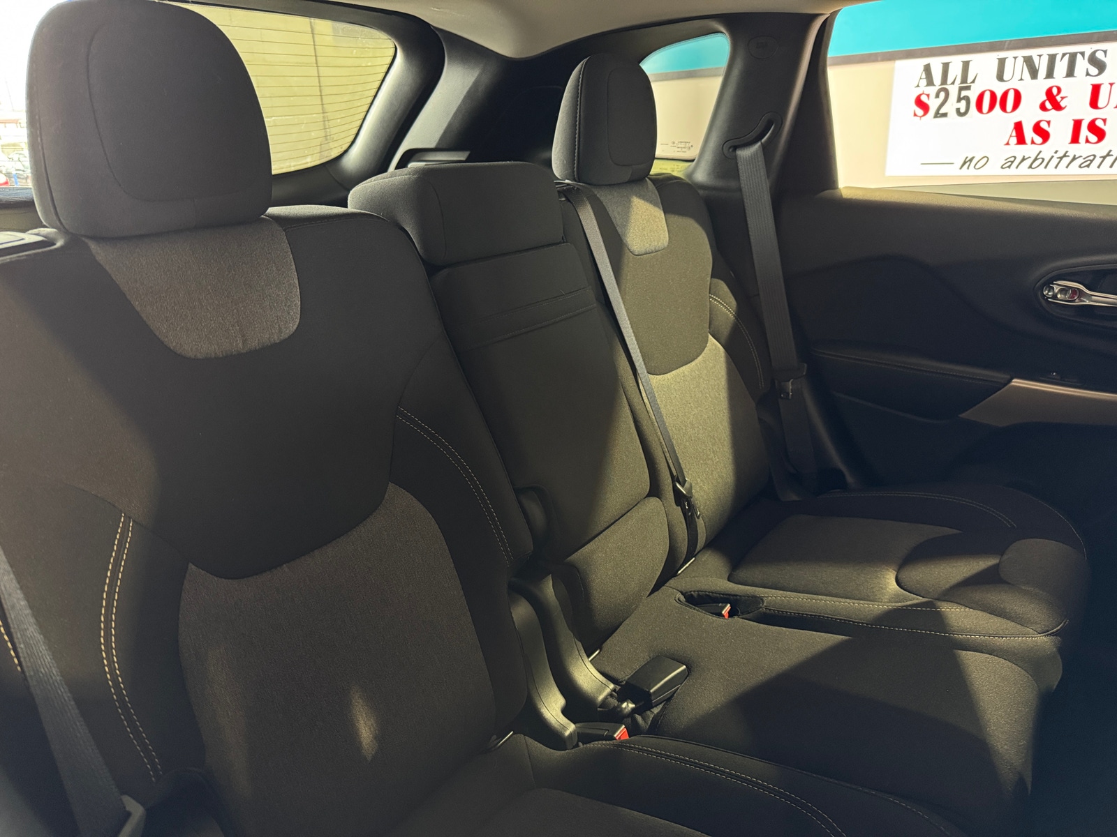 Thumbnail: 2017 Jeep Cherokee - 6