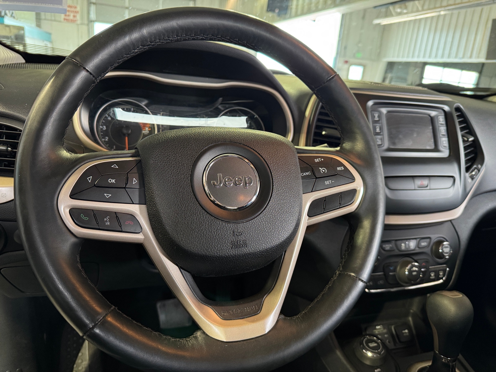 Thumbnail: 2017 Jeep Cherokee - 5