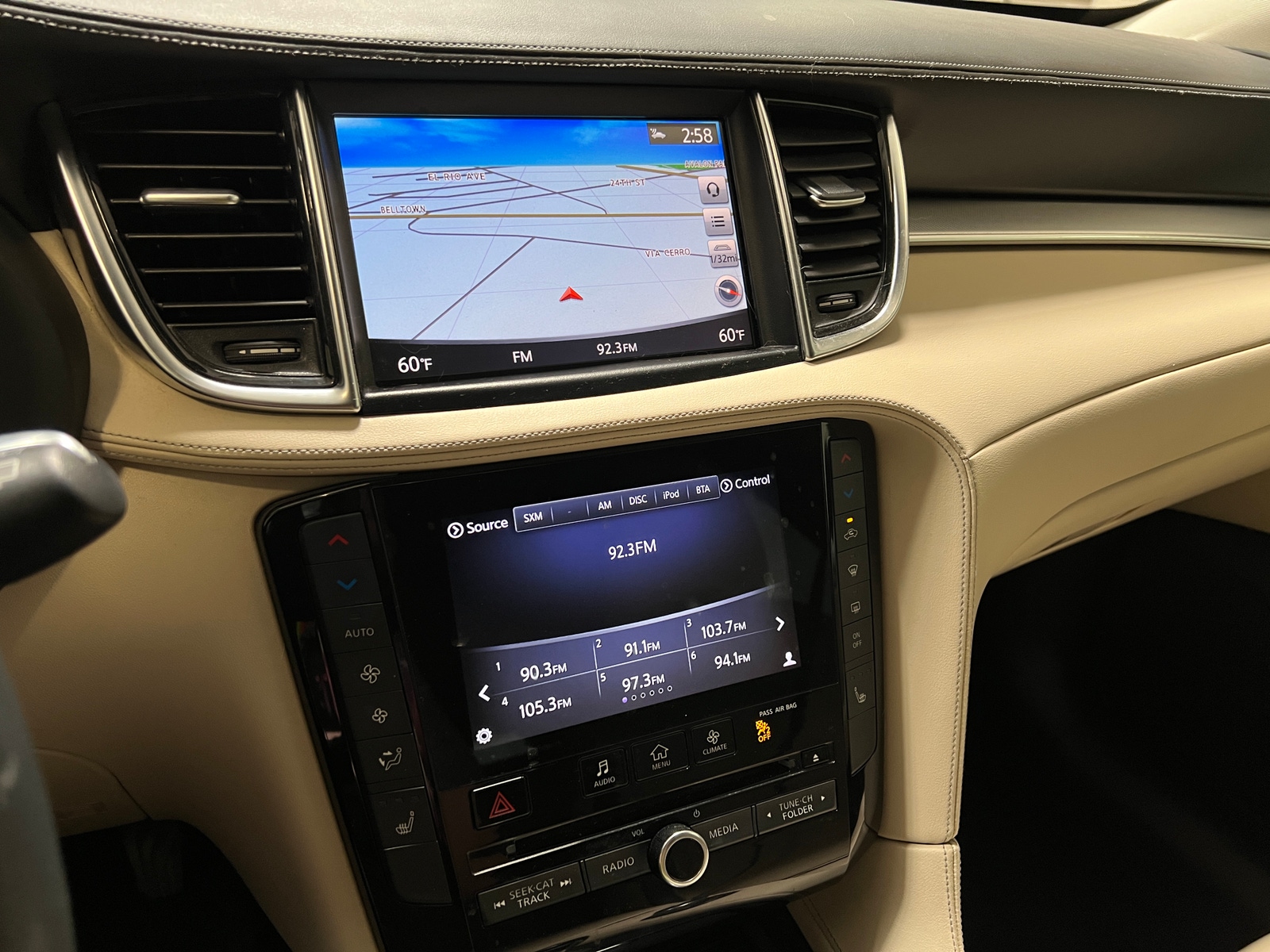 Thumbnail: 2019 INFINITI QX50 - 3