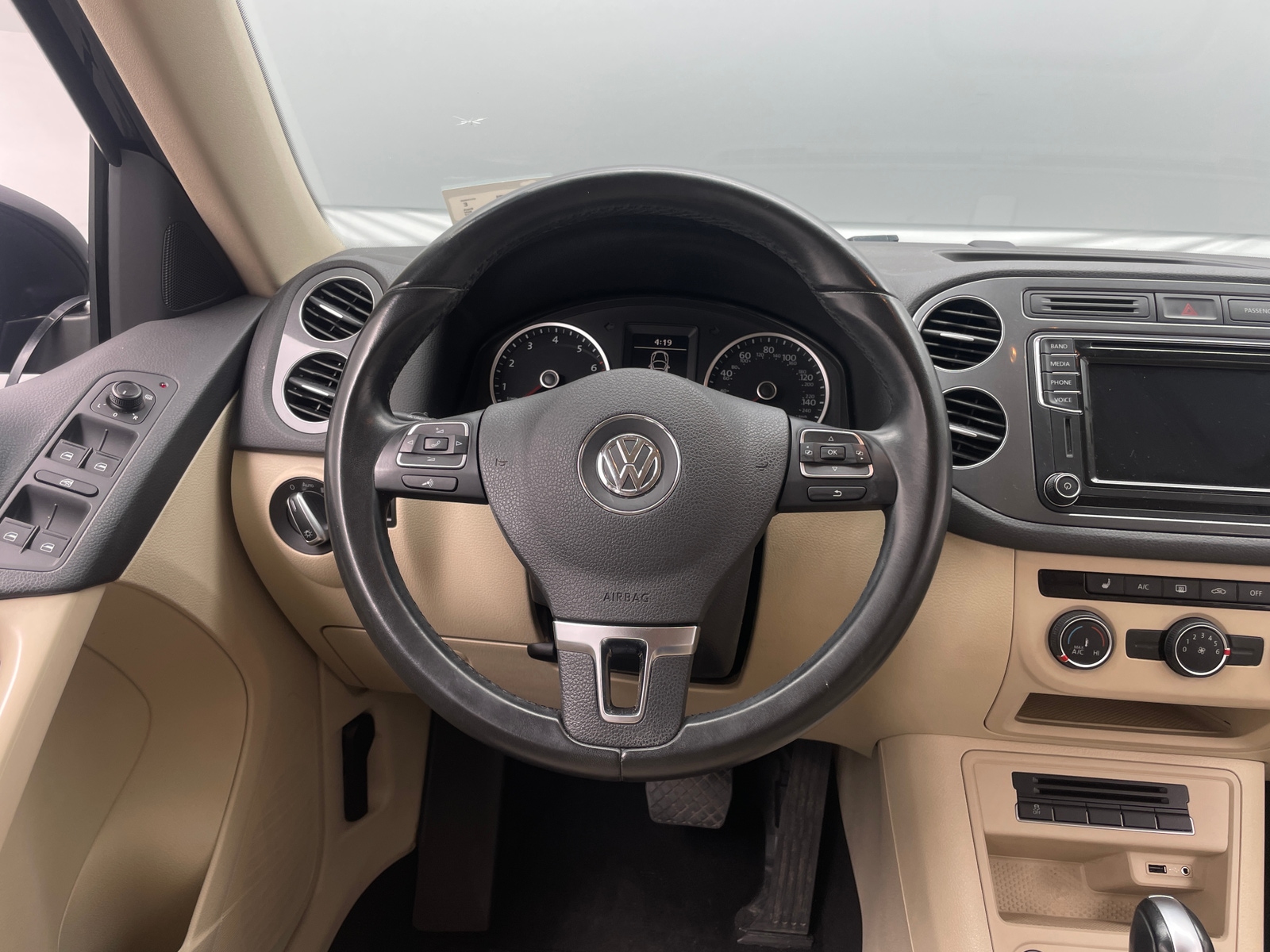 Thumbnail: 2017 Volkswagen Tiguan - 5