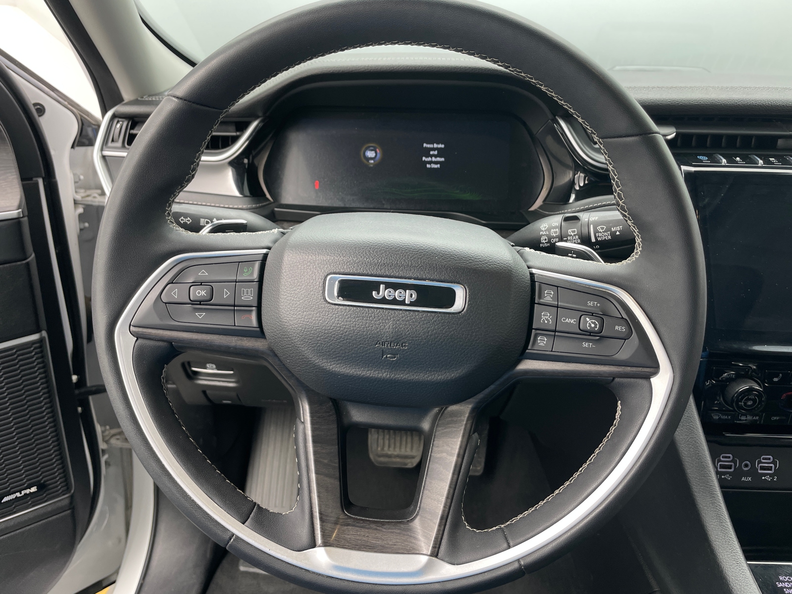 Thumbnail: 2023 Jeep Grand Cherokee - 4