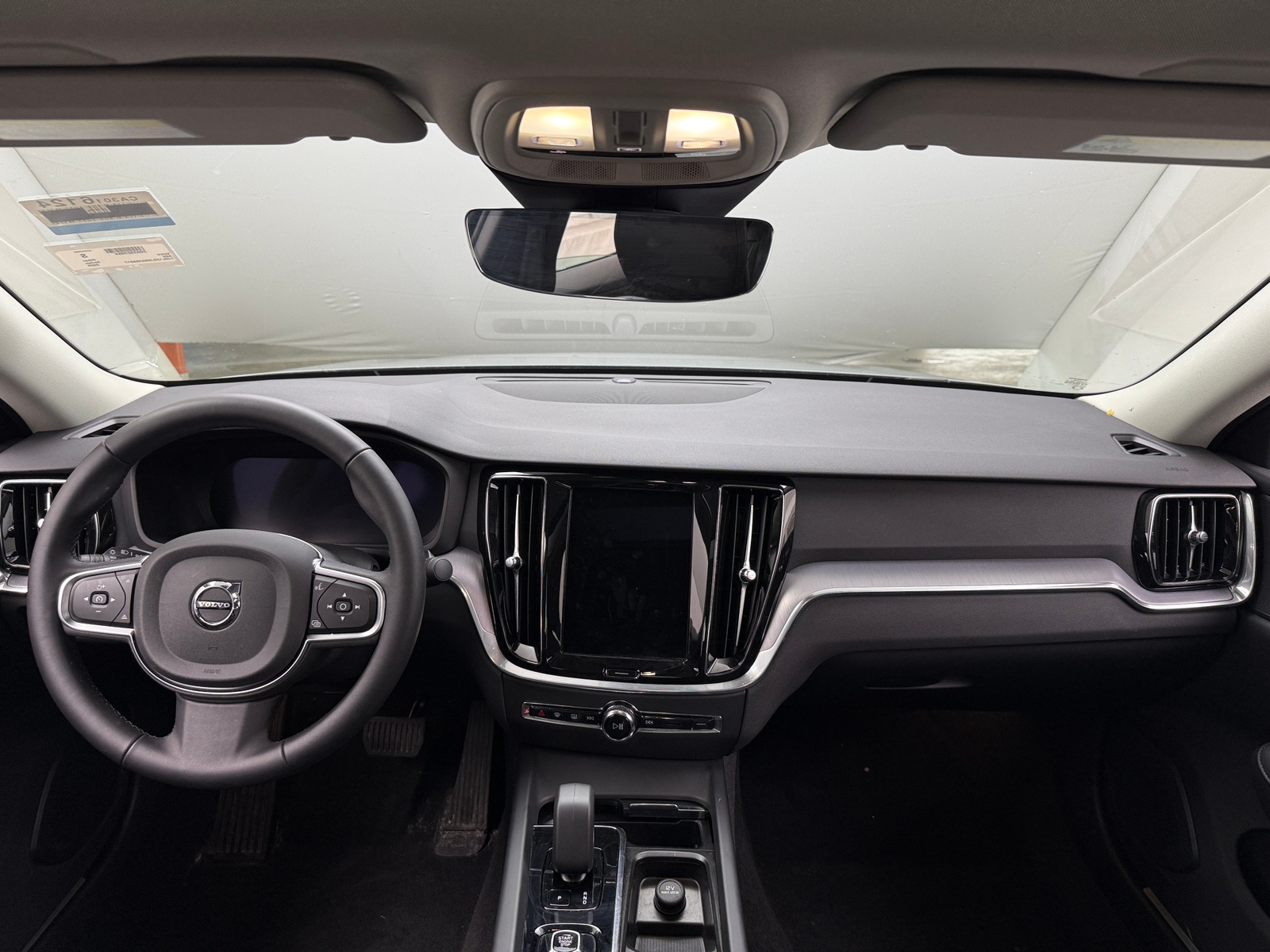 Thumbnail: 2025 Volvo S60 - 2