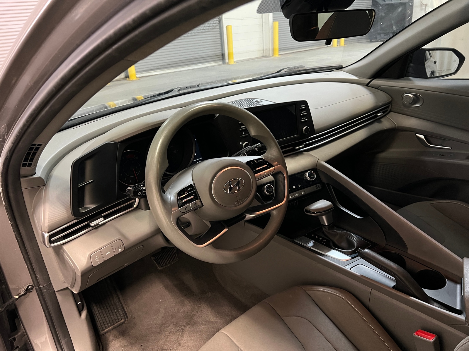 Thumbnail: 2023 Hyundai Elantra - 3