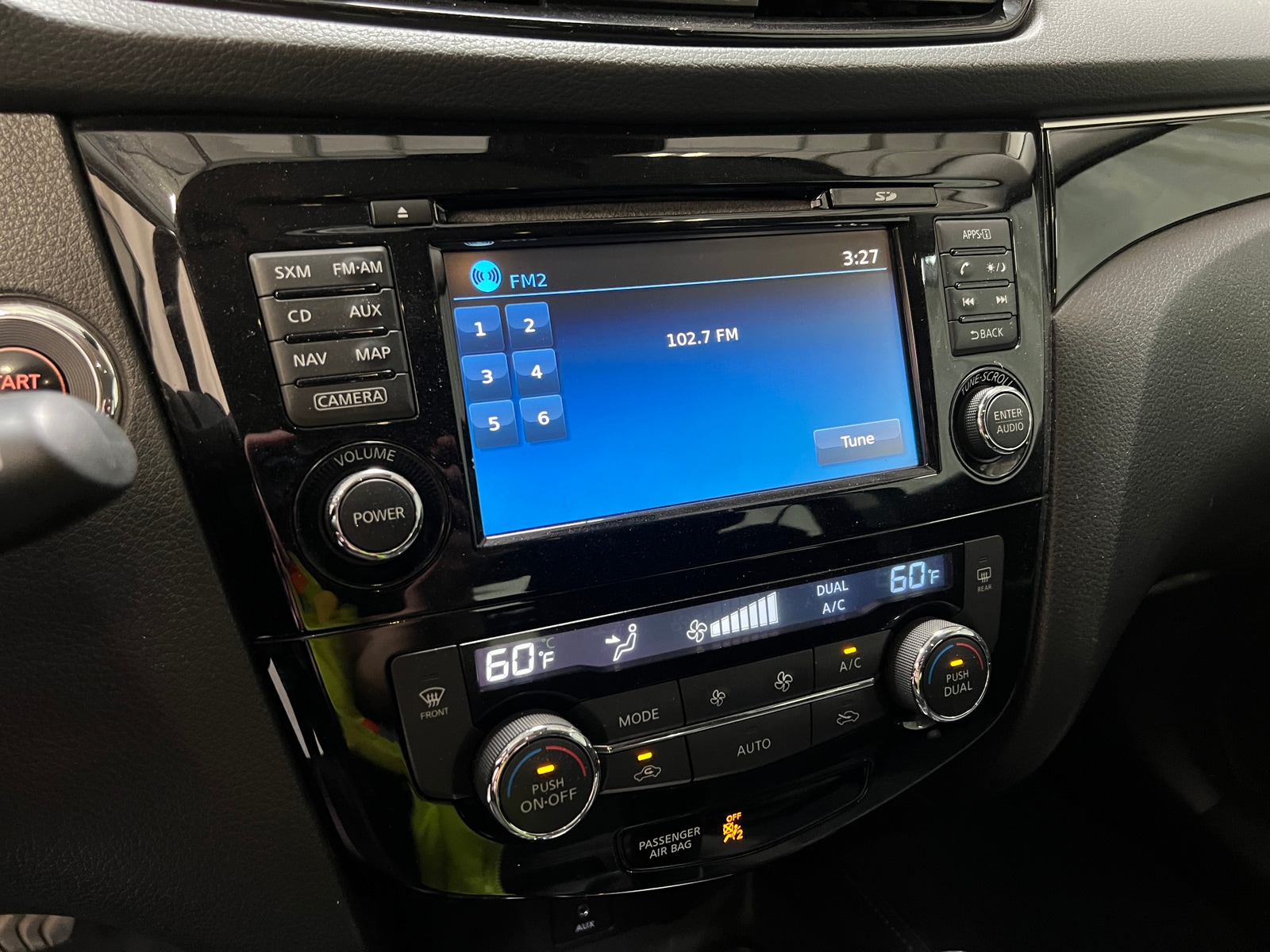 Thumbnail: 2017 Nissan Rogue Sport - 3