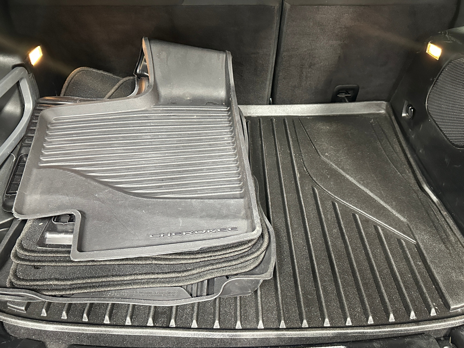 Thumbnail: 2016 Jeep Cherokee - 7