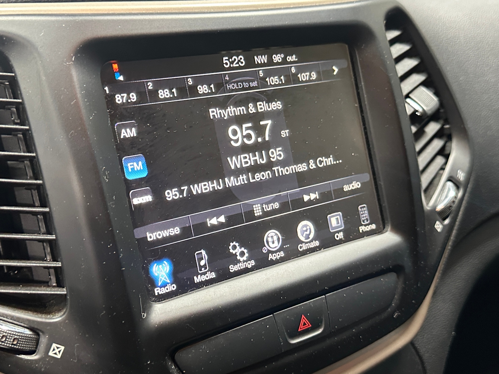 Thumbnail: 2016 Jeep Cherokee - 4