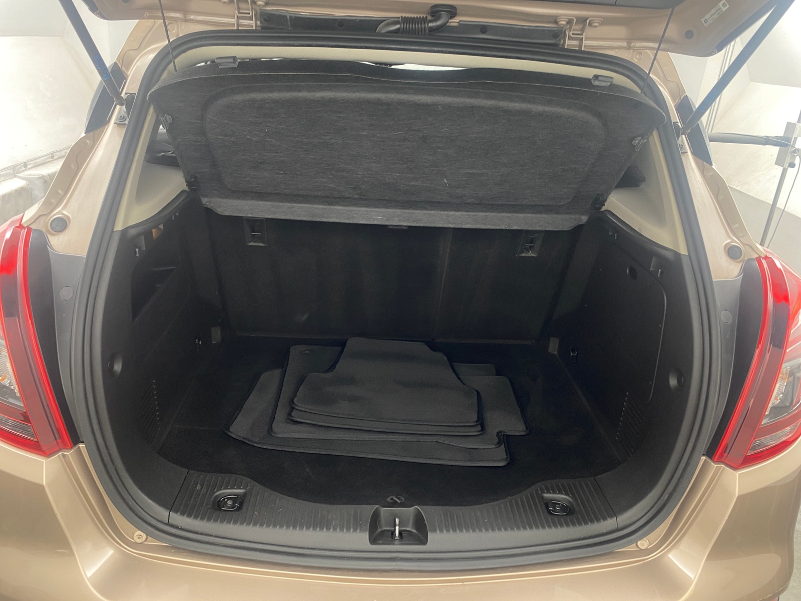 Thumbnail: 2019 Buick Encore - 6