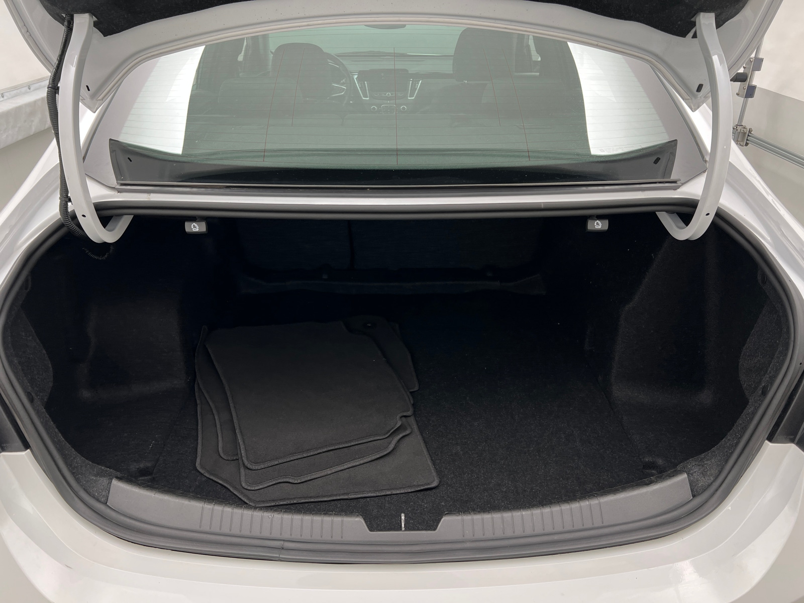 Thumbnail: 2023 Chevrolet Malibu - 7