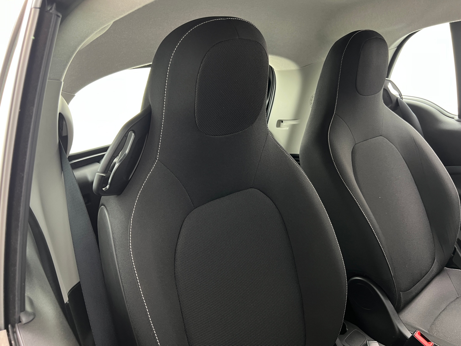 Thumbnail: 2017 smart fortwo - 2
