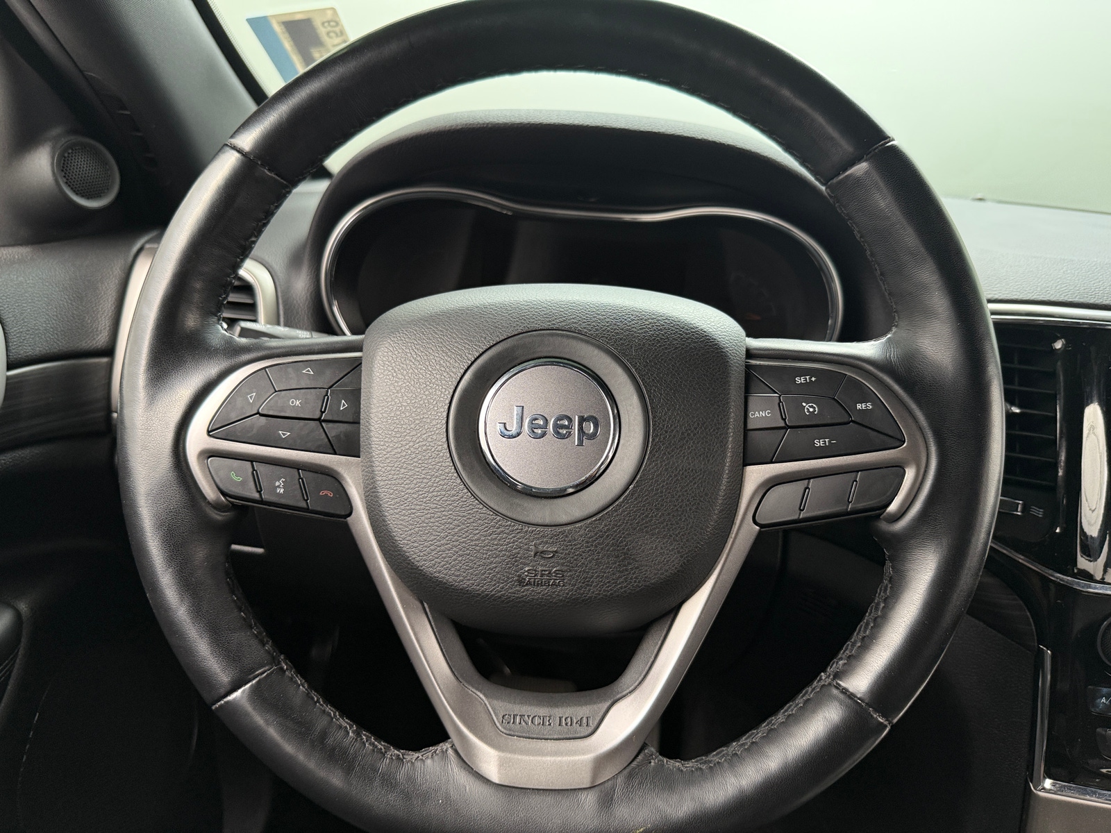 Thumbnail: 2022 Jeep Grand Cherokee - 5