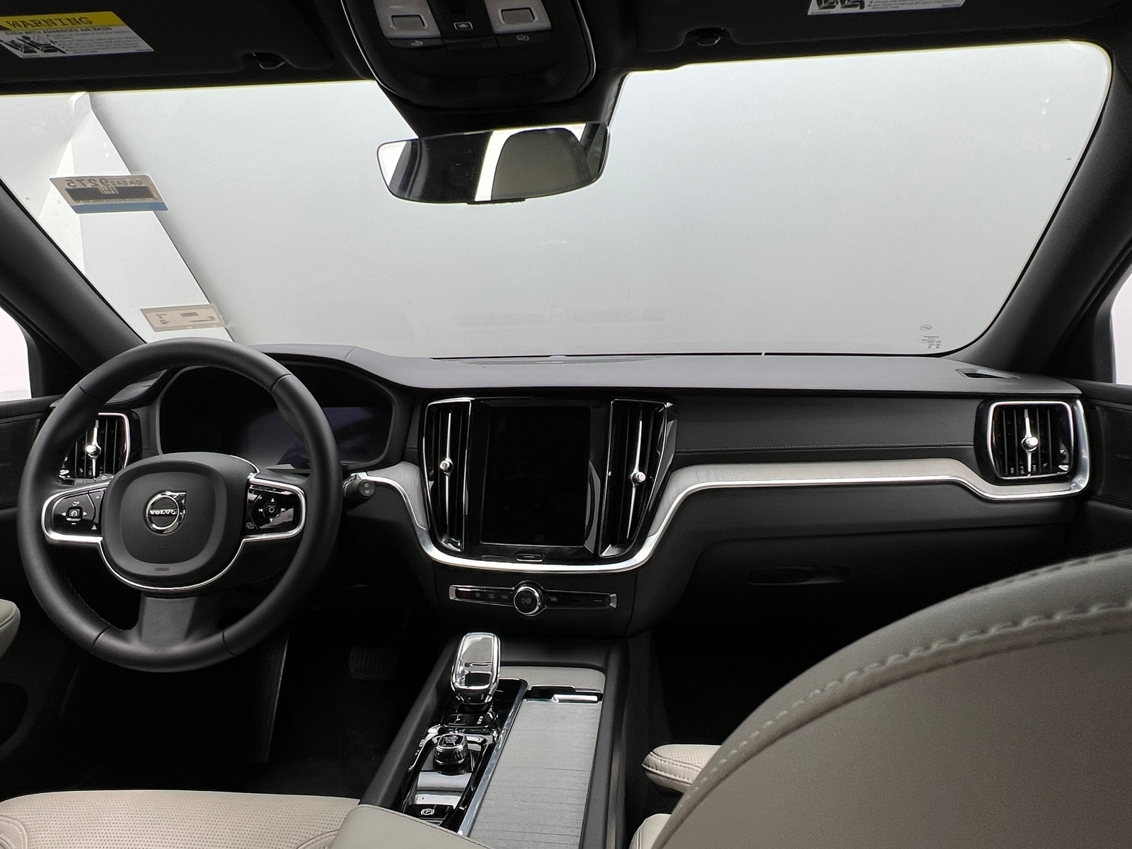 Thumbnail: 2024 Volvo V60 - 2