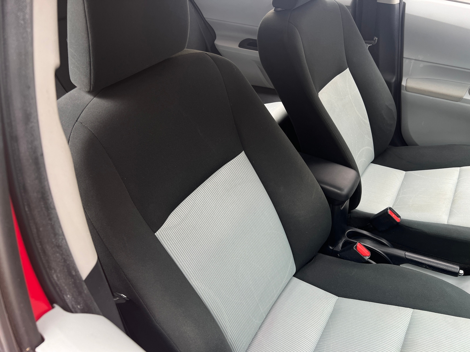 Thumbnail: 2014 Toyota Prius c - 2
