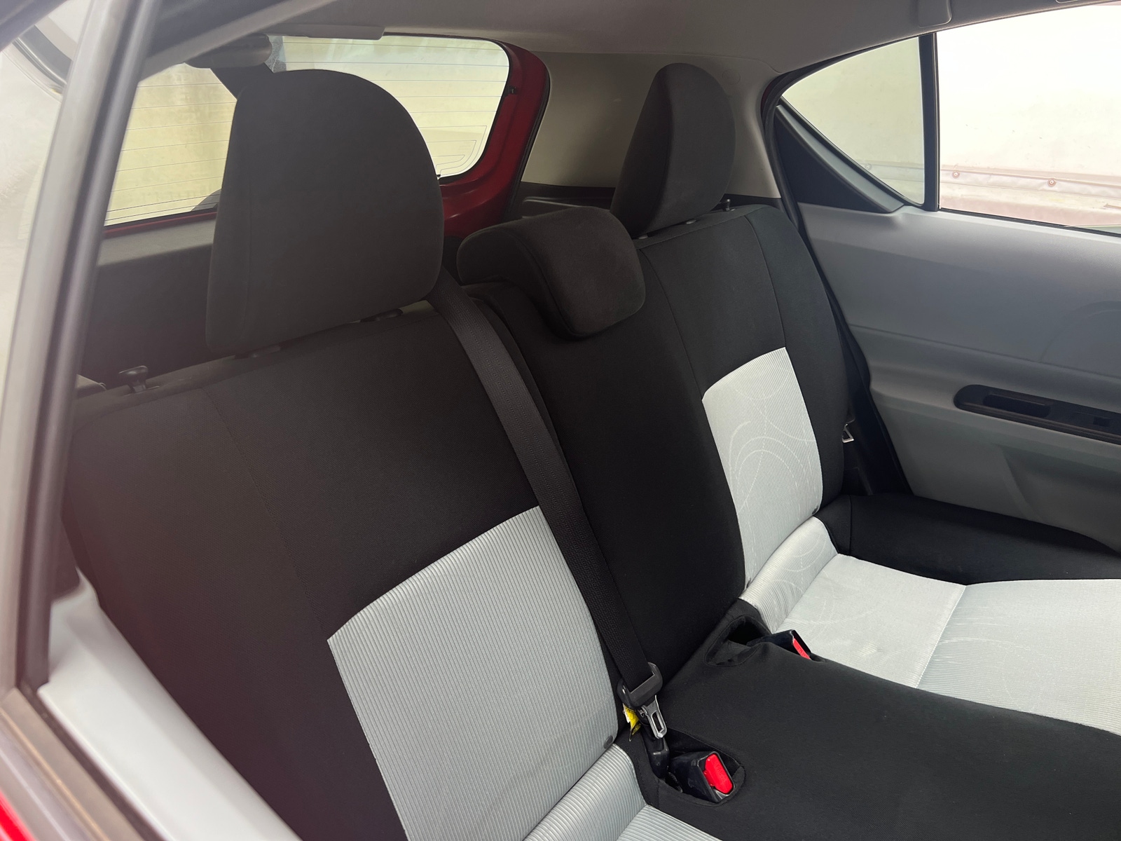 Thumbnail: 2014 Toyota Prius c - 6