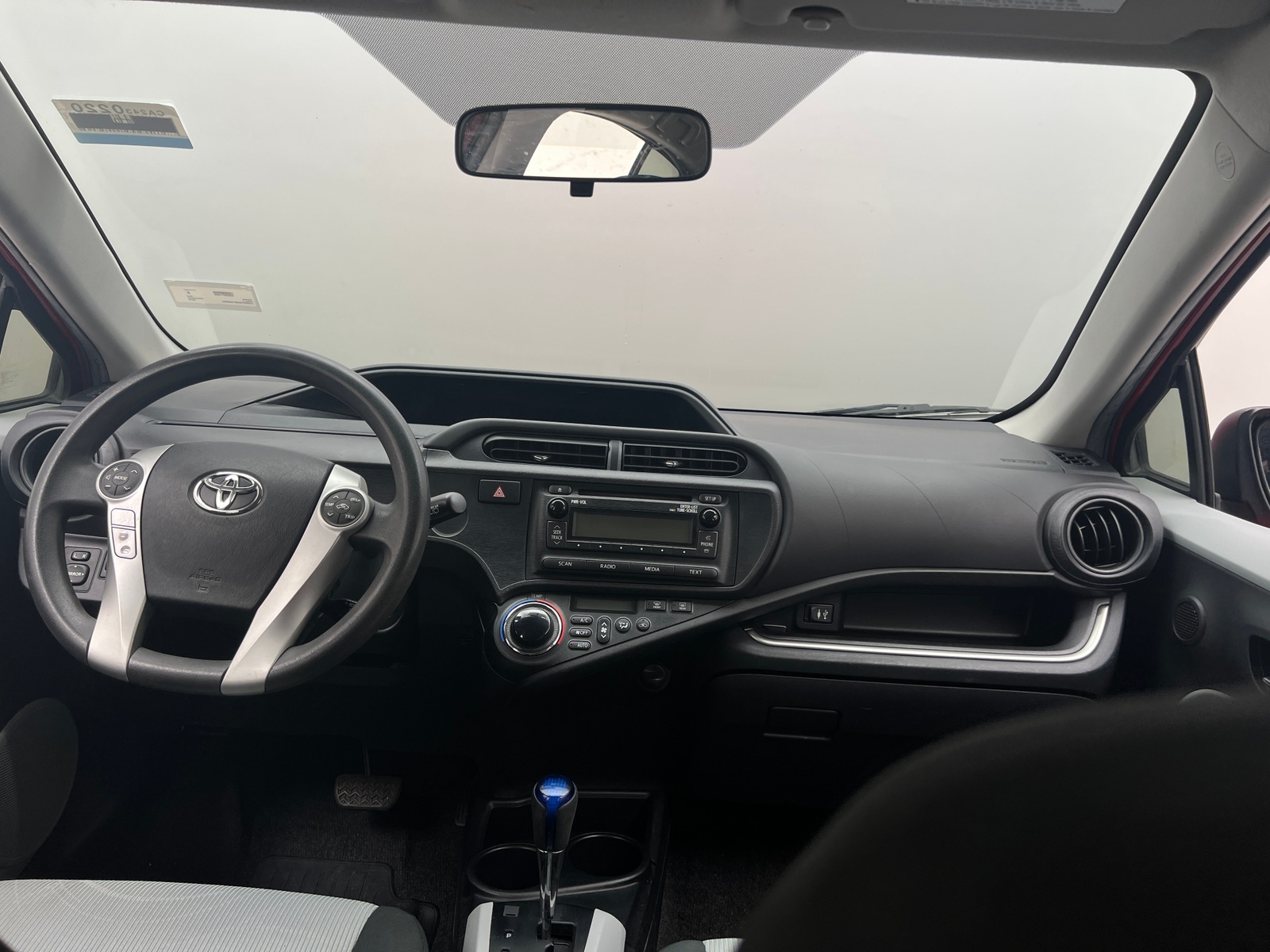 Thumbnail: 2014 Toyota Prius c - 3