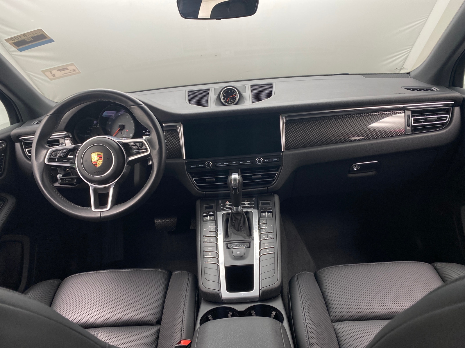 Thumbnail: 2020 Porsche Macan - 2
