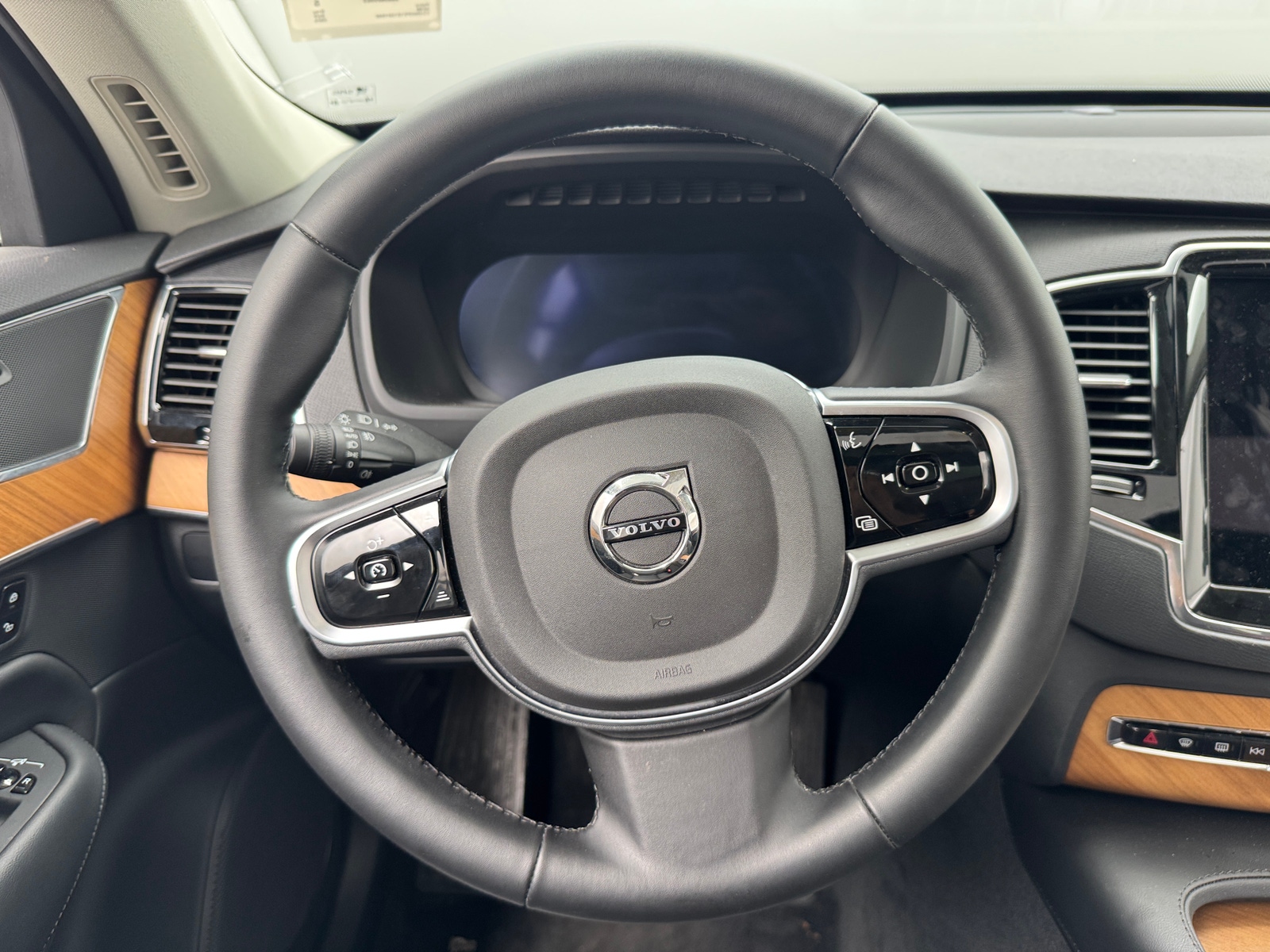 Thumbnail: 2025 Volvo XC90 - 4