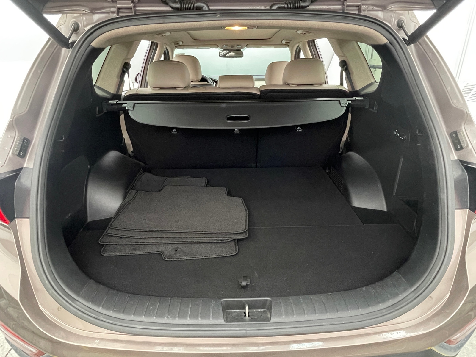 Thumbnail: 2019 Hyundai Santa Fe - 6
