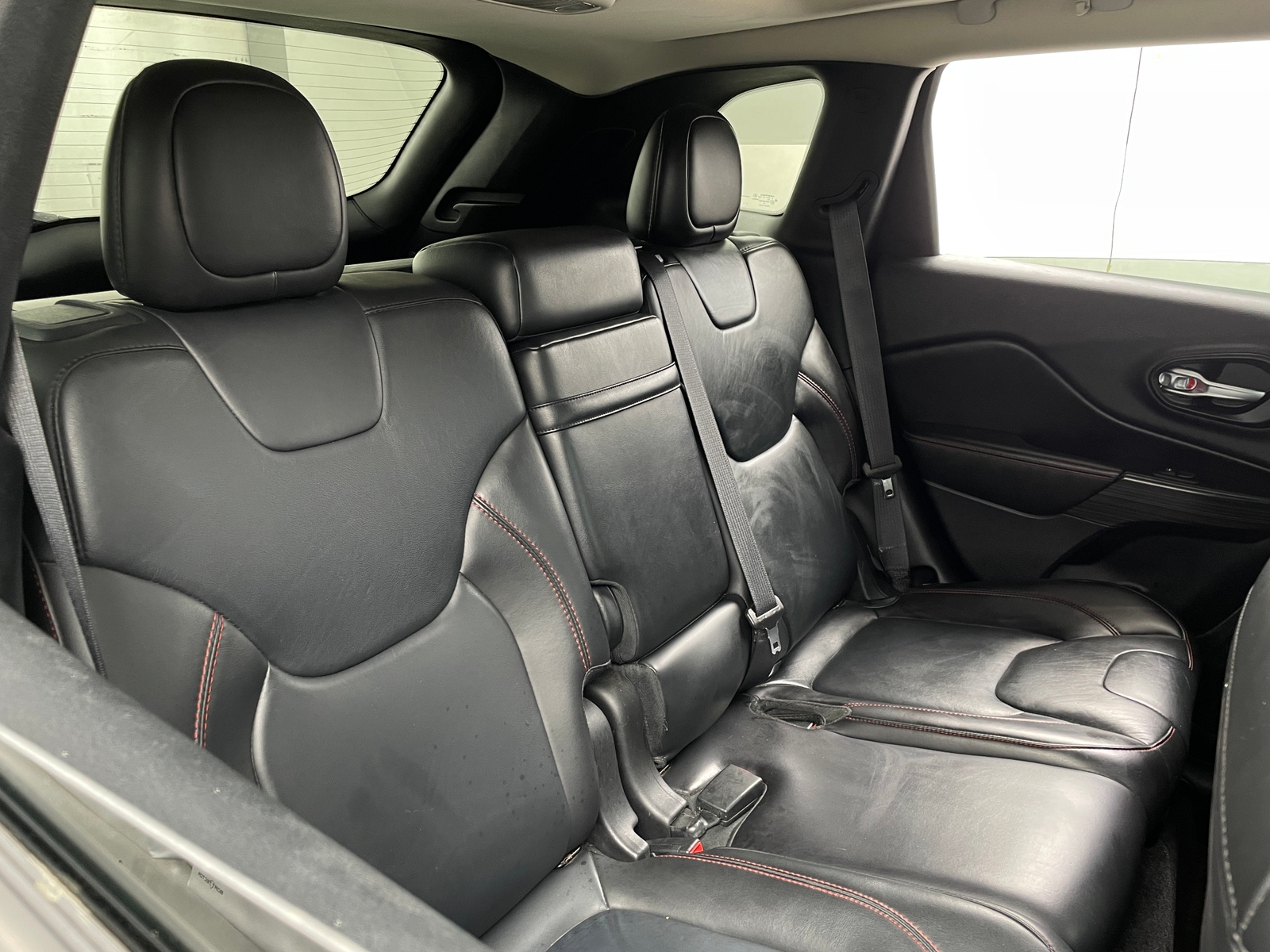 Thumbnail: 2016 Jeep Cherokee - 5
