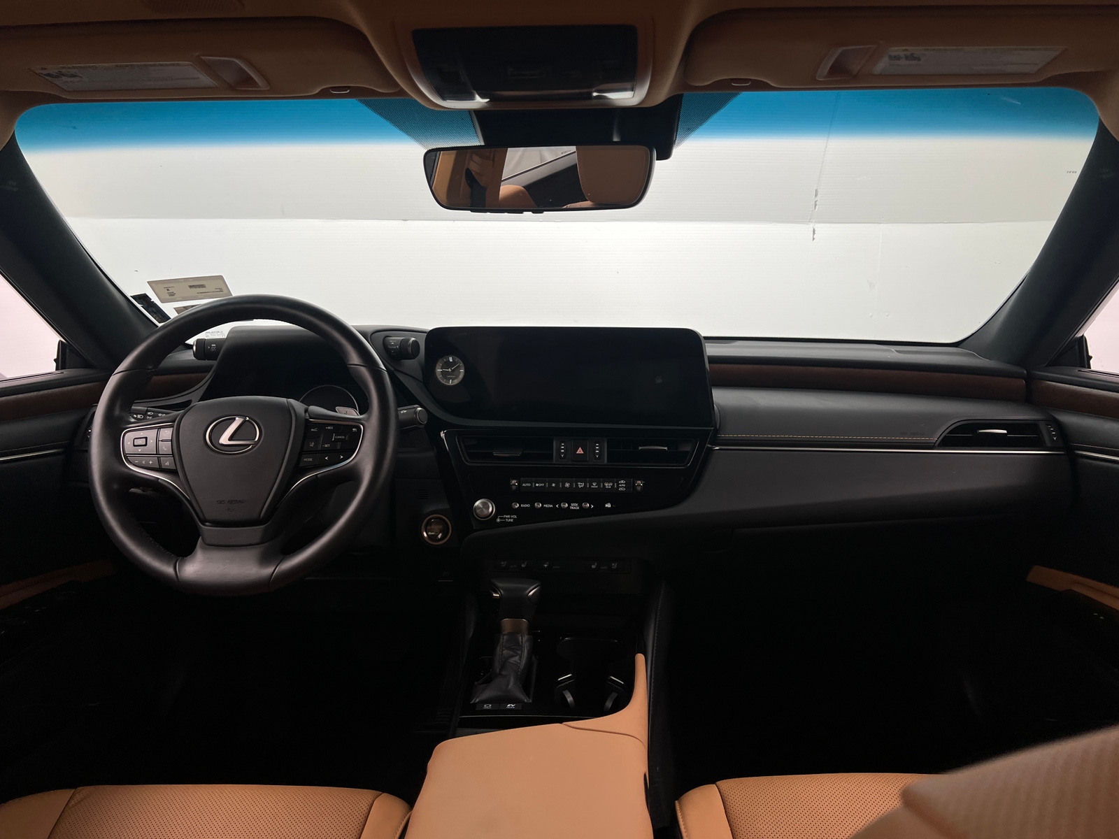 Thumbnail: 2023 Lexus ES - 2